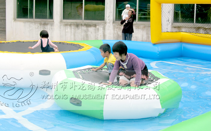 水上跳床趣味水上漂浮物夏季嬉水池休闲游乐设备